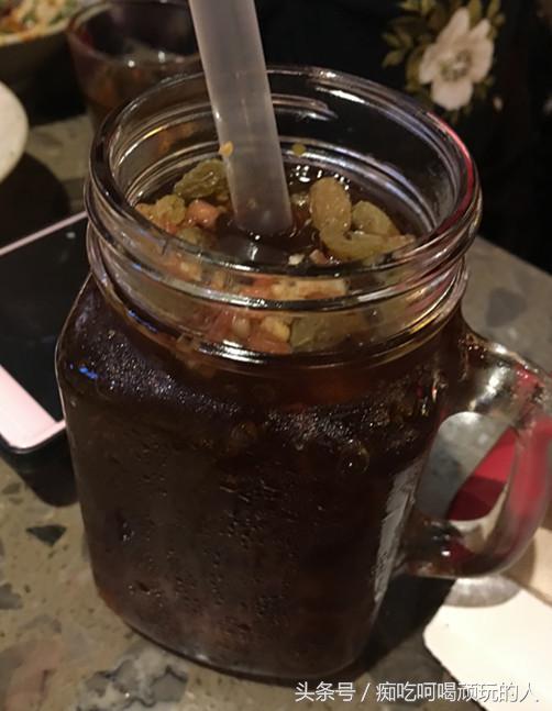 足球夜场景,足球之夜水吧