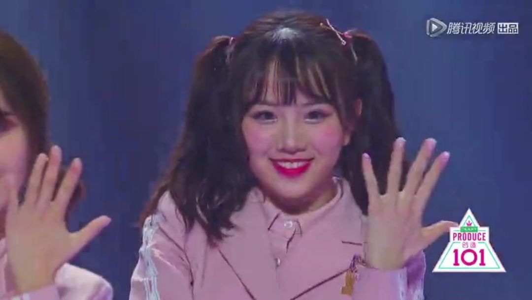 蔡徐坤腮红上热搜！《创造101》小姐姐说腮红用得好，脸小年龄小