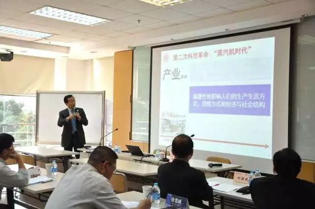 张杰了解谢娜完整版,张杰认识谢娜的视频