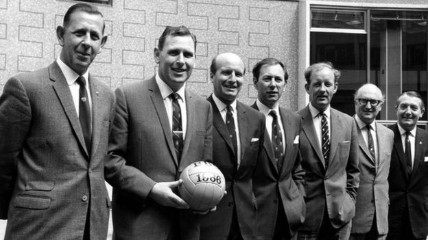 足球比赛中的黄牌,足球史上最大红黄牌