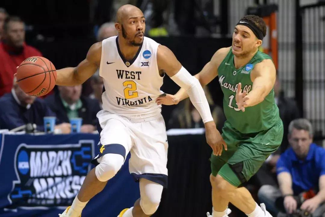 火箭手握探花签,火箭46号签视频