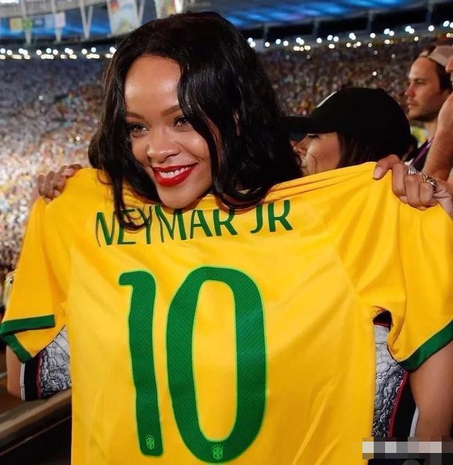 欧洲杯蕾哈娜,巨星蕾哈娜低调现身世界杯