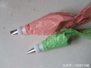 菜谱推荐榴莲乳酪蛋糕,榴莲乳酪慕斯蛋糕怎么做