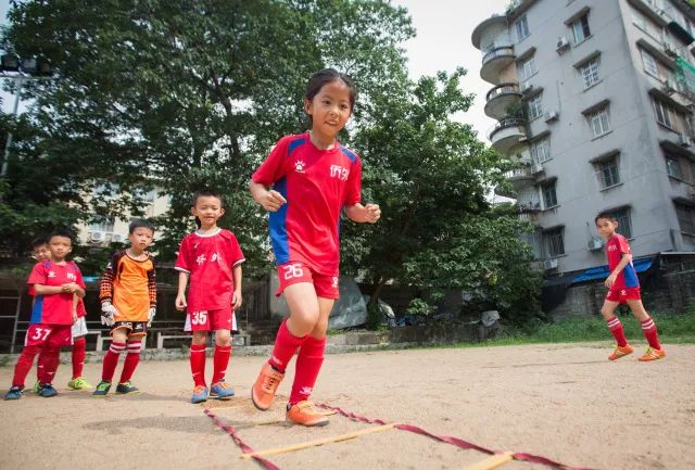 世界杯足球场中国广州,去不了欧洲杯的现场