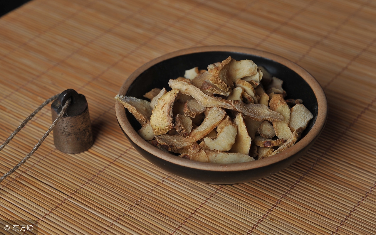 阴虚潮热流汗吃什么中药,阴虚口干舌燥哪几味中药泡水喝