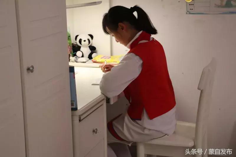 这两个女孩……万万没想到啊！