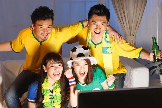 世界杯撩汉丨女人用这个关爱男人，梅西都会感动的，让他更爱你~