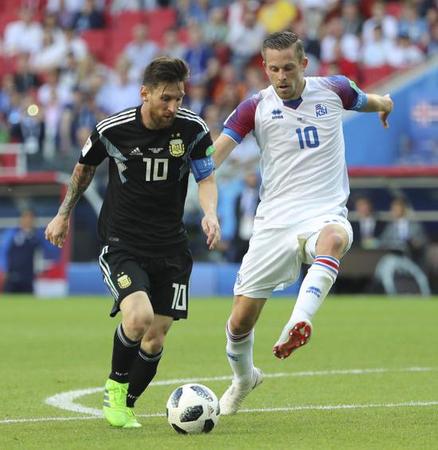 英格兰男足输球冰岛,冰岛0-2惨败被质疑踢假球