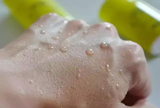 常年刷屏日本代购圈,这款防晒界大佬早已征服了全世界女生!