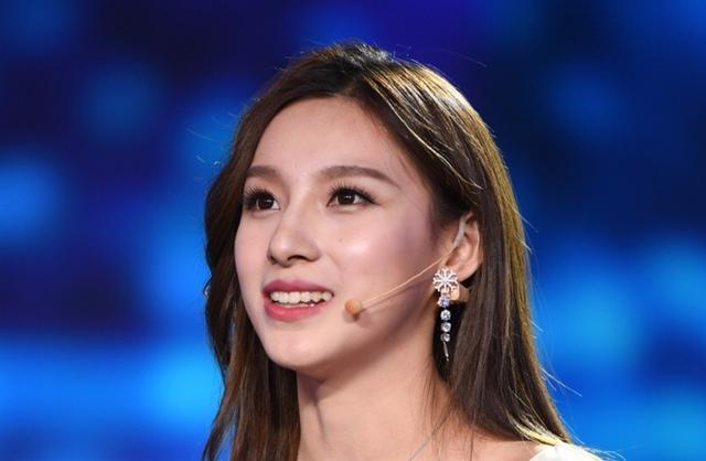 2018世界杯央视美女主持,央视世界杯女主持人