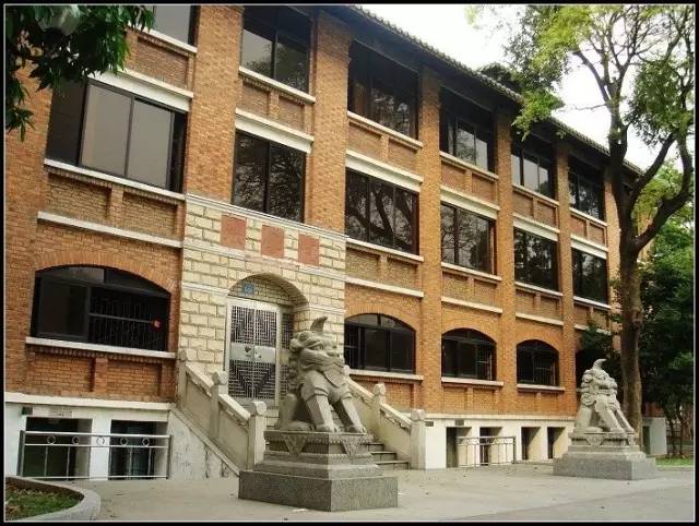 高考法学院校如何选择,哪些法学院校保一志愿