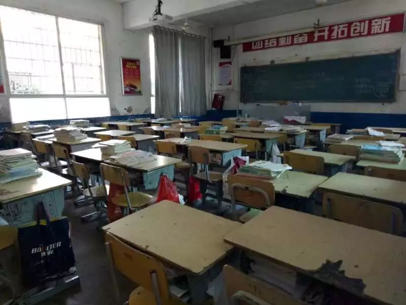 长郡月亮岛中学真的存在吗,长郡月亮岛中学