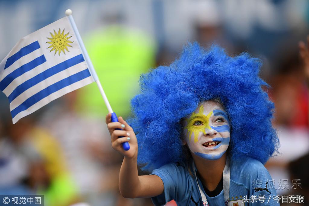 头顶“球场”化“猫”妆，“变相怪杰”满场飞，世界杯球迷谁最强