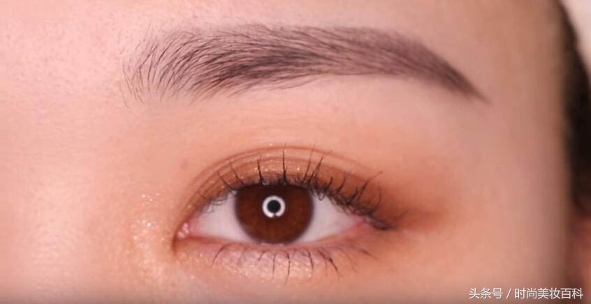 大地色眼妆配什么色的口红和腮红,日常眼妆怎么画显大又干净大地色