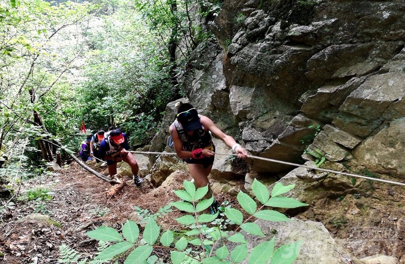 感动！独臂大侠”成功挑战35公里溯溪越野