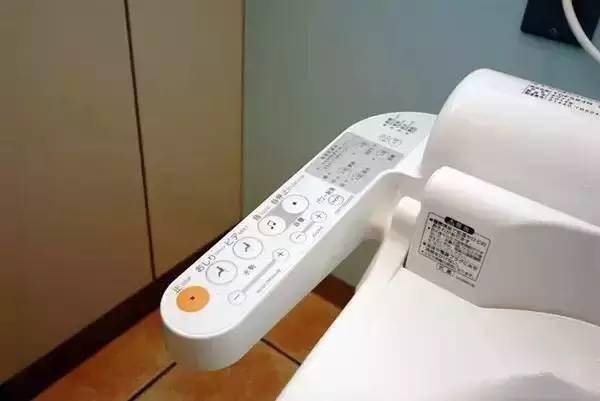 为什么日本的马桶比美国的要先进那么多