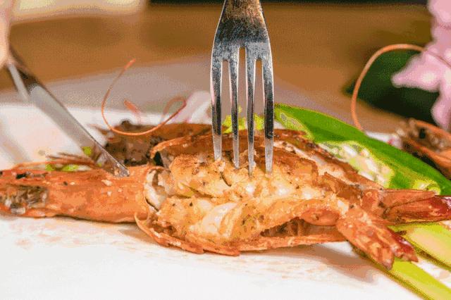 适合小情侣去的餐吧,一家很有情调和气氛的露天餐吧