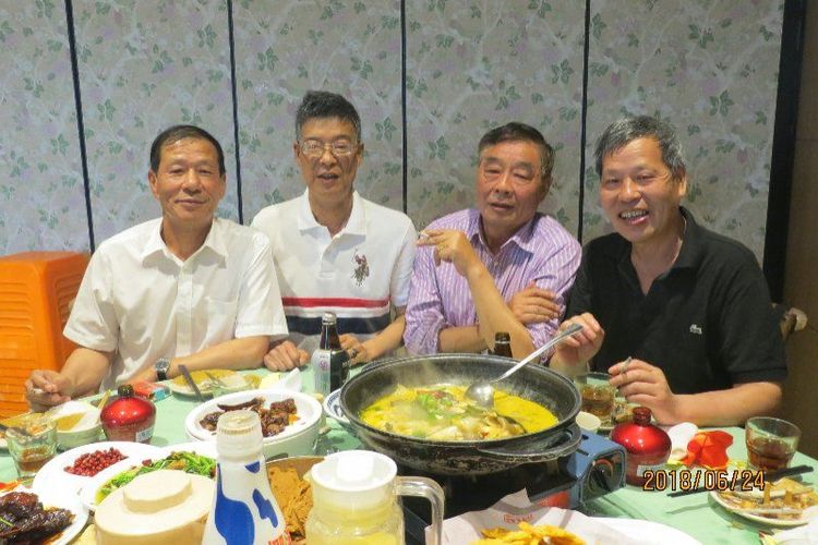 干岔子一，二队老知青久别重逢，共忆黑土情长