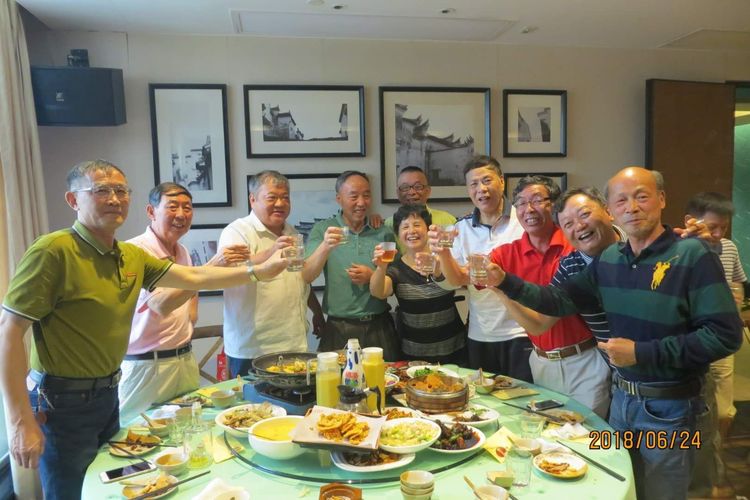 干岔子一，二队老知青久别重逢，共忆黑土情长