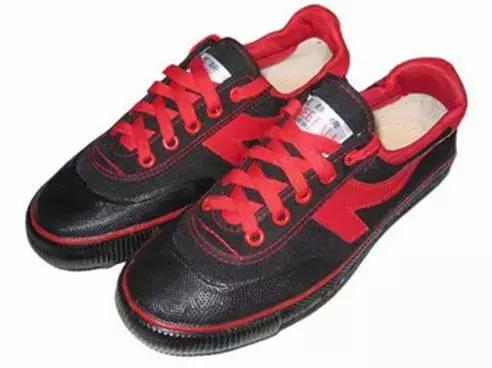 中国的c罗韦世豪,c罗第一次踢足球比赛