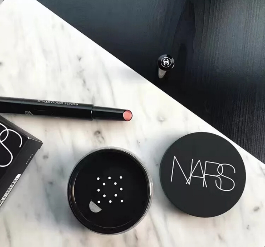 macmufnars散粉,nars大白饼和mac磨皮散粉哪个好用