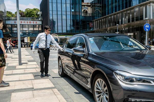 首乘免单！火遍全国的网红神马专车来袭，特斯拉、宝马、凯迪拉克随便坐！