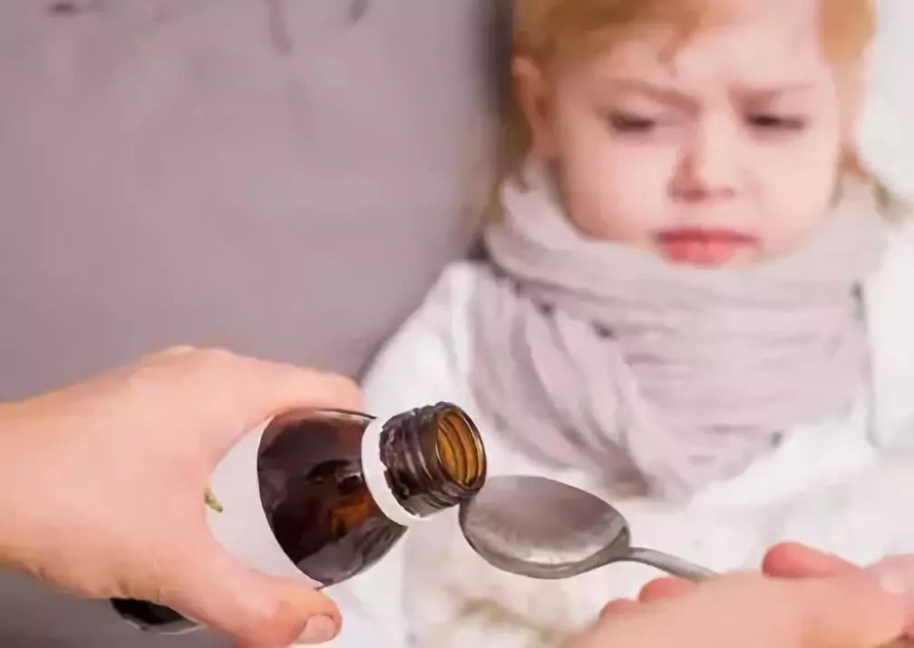 你还在用矿泉水喝药？！一粒泡腾片竟要了孩子的命……