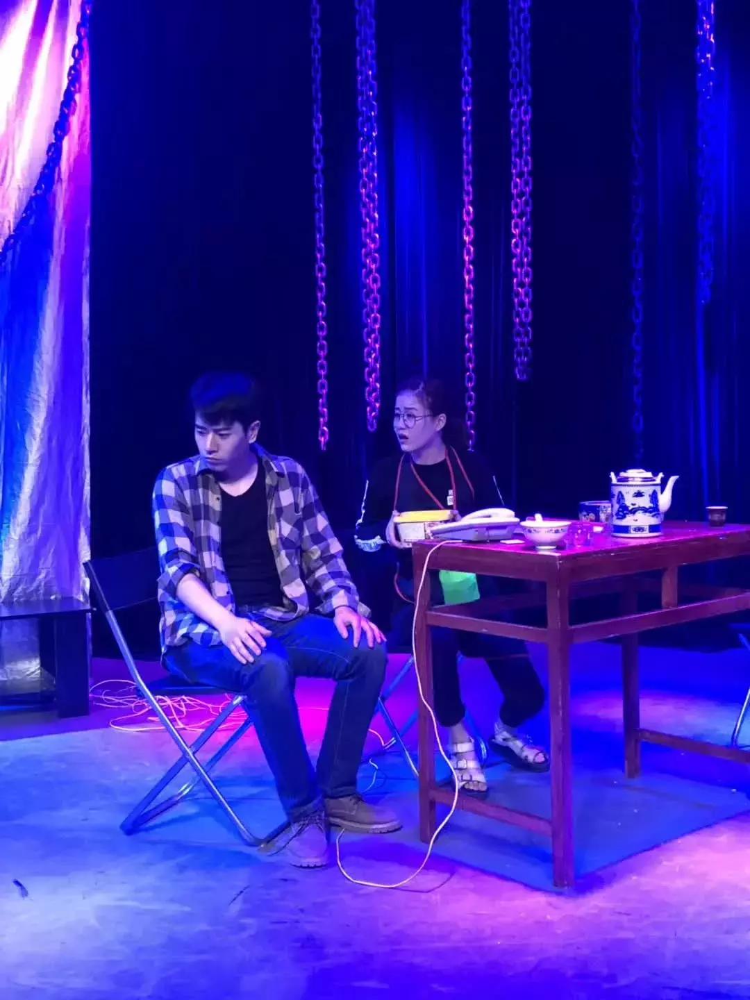 上个周末的群艺馆可以说是情义与情怀双结合，原因何在？快看正文！