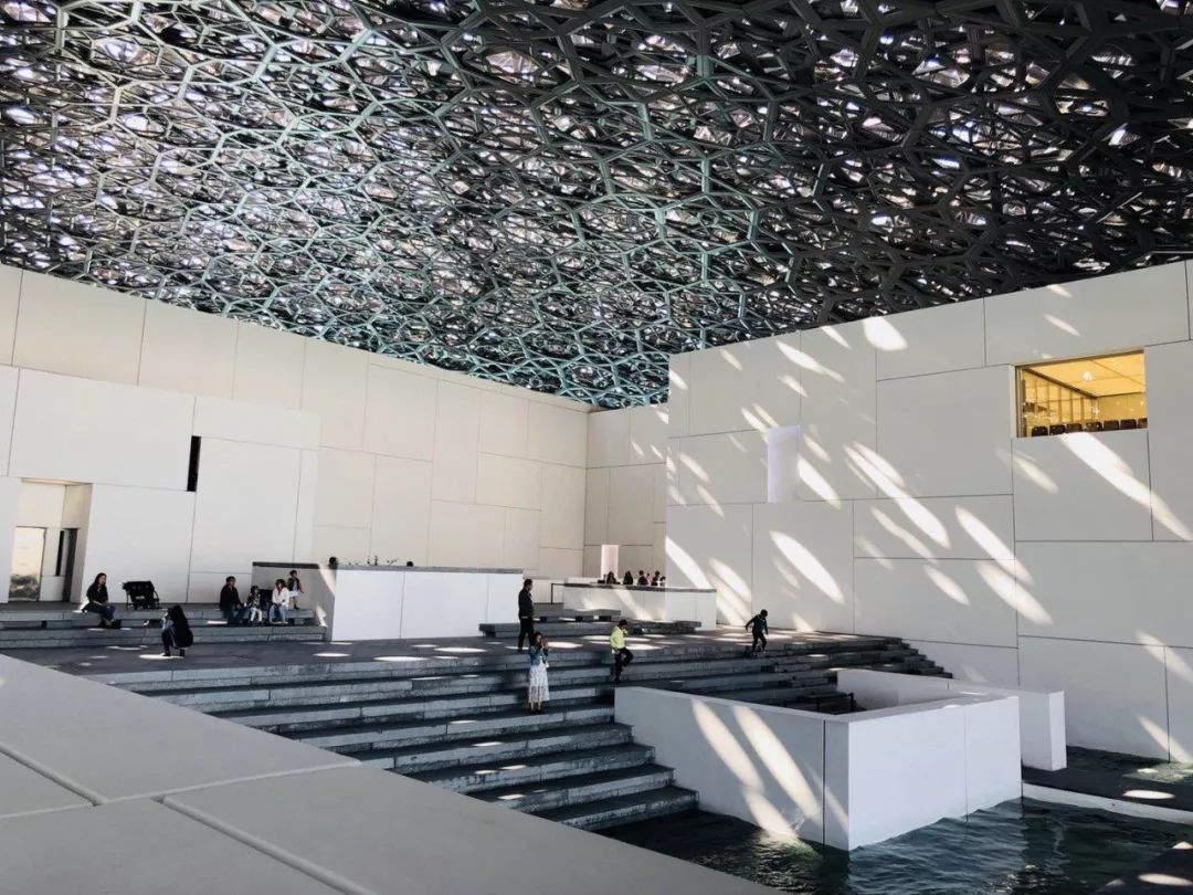 迪拜的壕无人性,迪拜的穷你知道吗