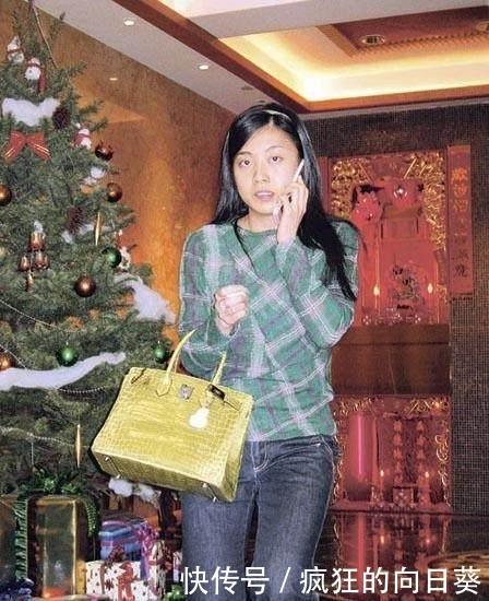 比卓伟还成功的娱乐记者从普通人成为香港女首富