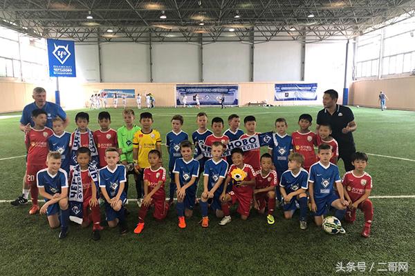 足球要从娃娃抓起,足球从孩子们抓起