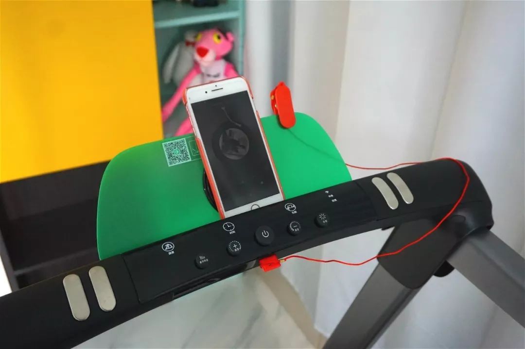 小乔咕咚合作款跑步机,小巧高颜值小乔智能跑步机体验