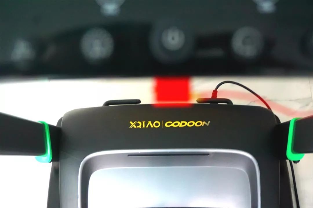 小乔咕咚合作款跑步机,小巧高颜值小乔智能跑步机体验