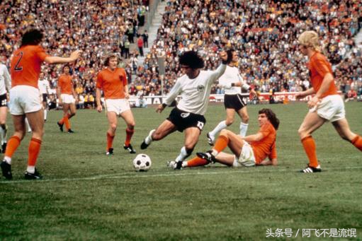 世界足坛十大超级明星,世界足坛现役史上十大巨星排名