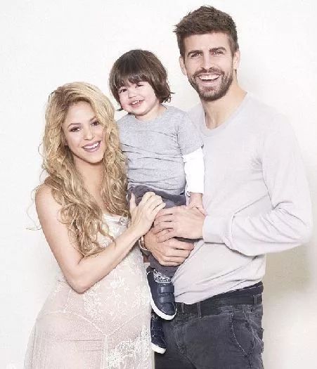 确认过，这些萌子们的足球天赋已得球星老爸们的真传！你更看好哪位萌娃的球技？