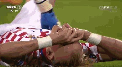 足球过人动图,最新足球搞笑片段