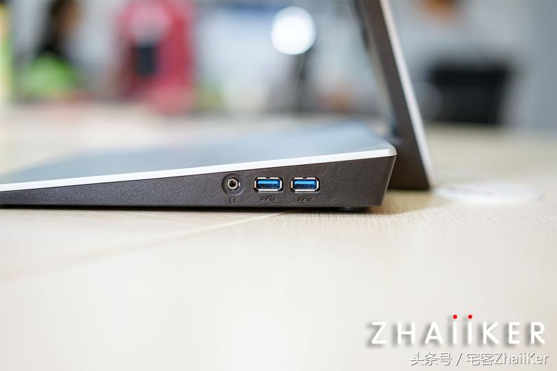 明基专业显示器PD2700U,明基pd2710显示器