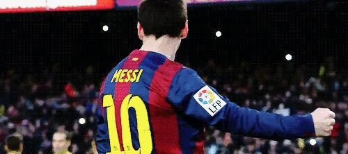 里奥梅西踢足球的视频,足球之王里奥梅西