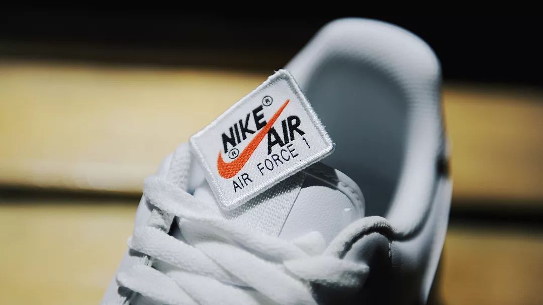 nike有一圈勾的图案,nike勾标多一个小勾是什么牌子