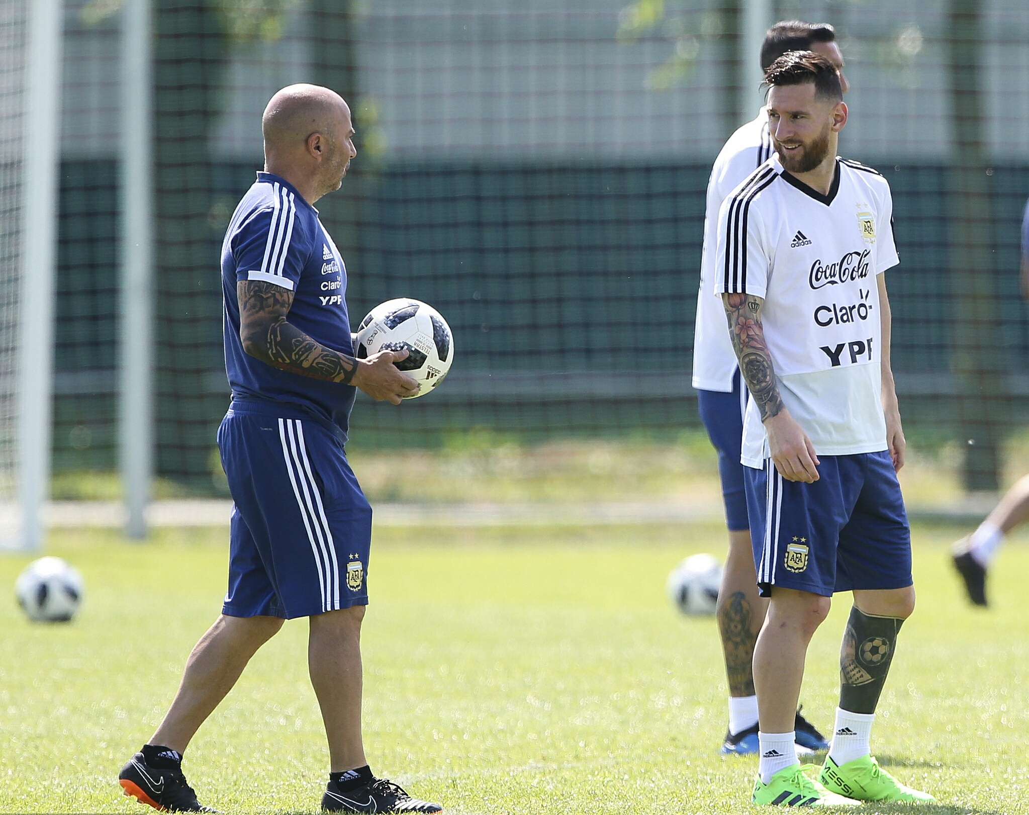 梅西带着南美意志继续走下去,梅西精神鼓励我们一路前行