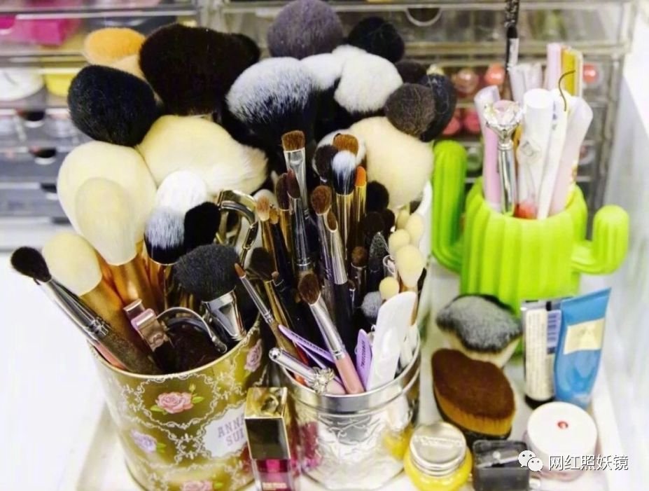 张辛苑化妆台图片,张辛苑美妆