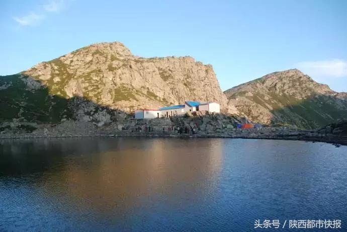 网传西安四驴友太白山“仙湖”里游野泳驴友圈怒了！