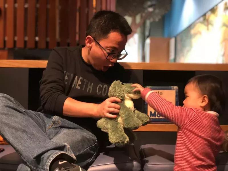 出门走到哪里都想带着孩子,没条件也要带孩子出去玩吗