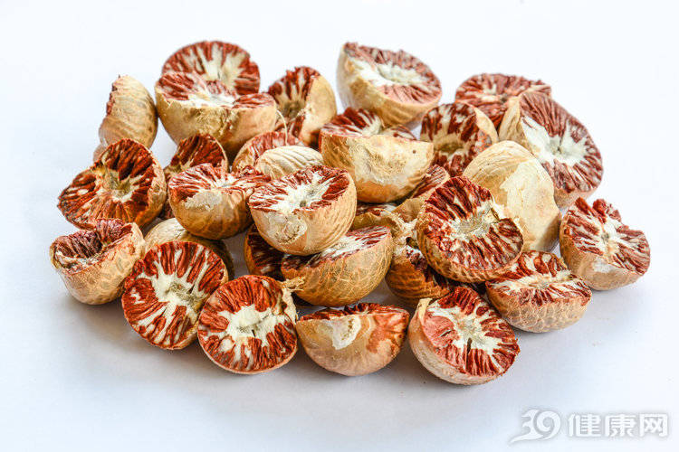 经常嚼槟榔的人的变化,为什么多数人喜欢嚼槟榔