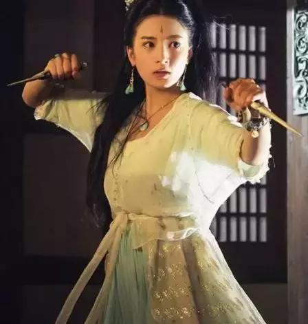 15岁“被P裸照,辍学,陪睡”?如今复出演大IP又被关系户截胡?