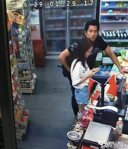 郭富城给方媛买辣条,郭富城陪方媛散心