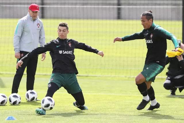 年少时期c罗,曾经青春年少的c罗