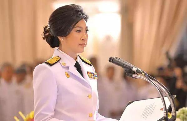 泰国总理英拉惊艳的照片,世界华人女总统
