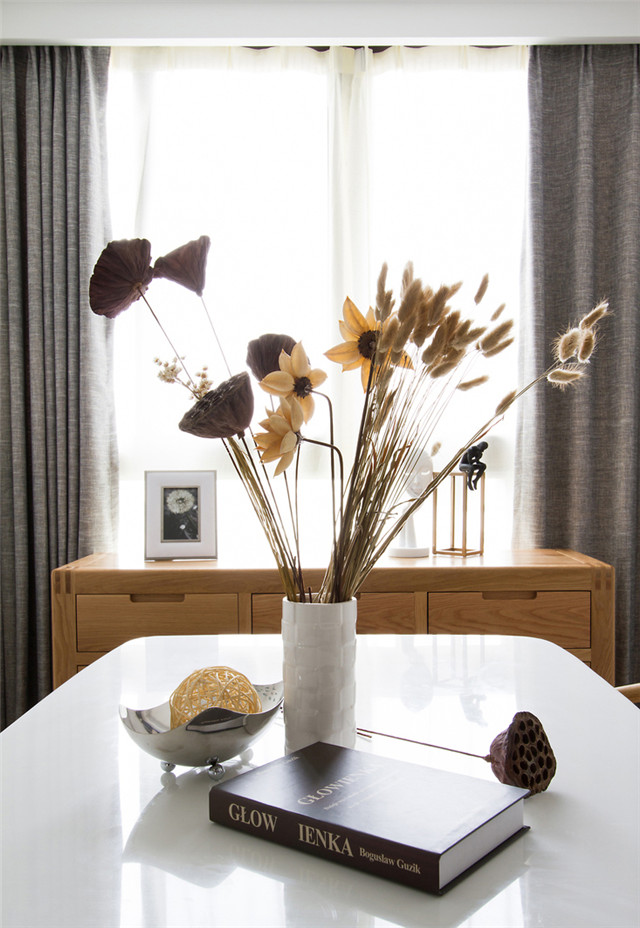 小户型简约装修97平米户型图,90平米两室一厅简约风装修图