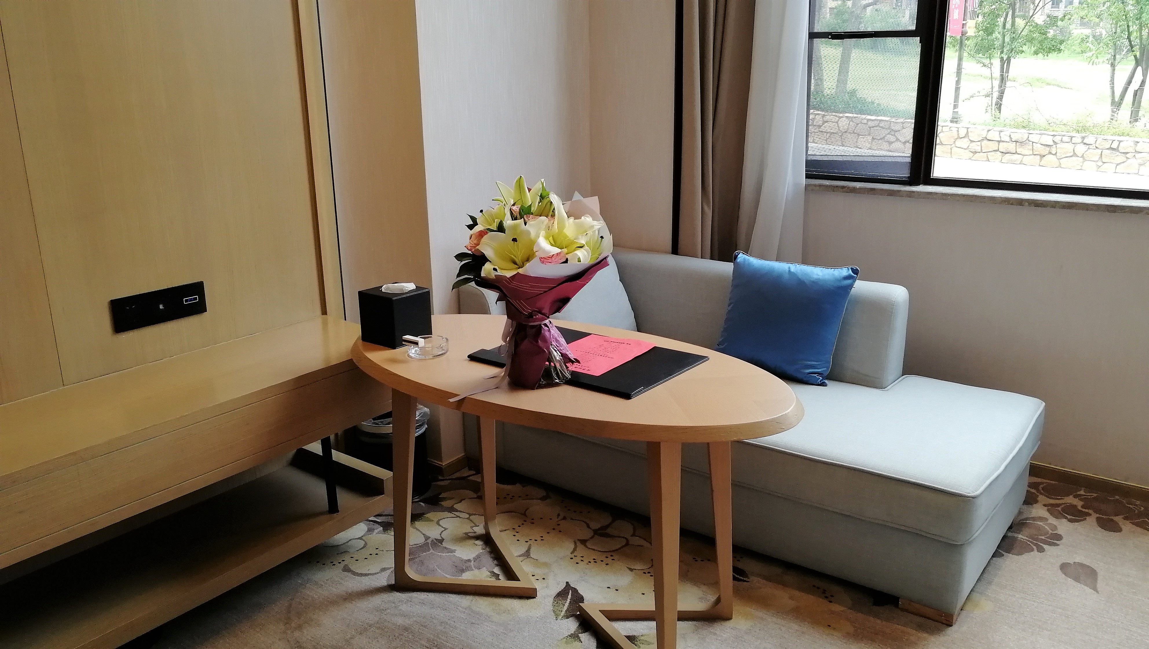 看花海，泡温泉，吃美食，周末就来这里！